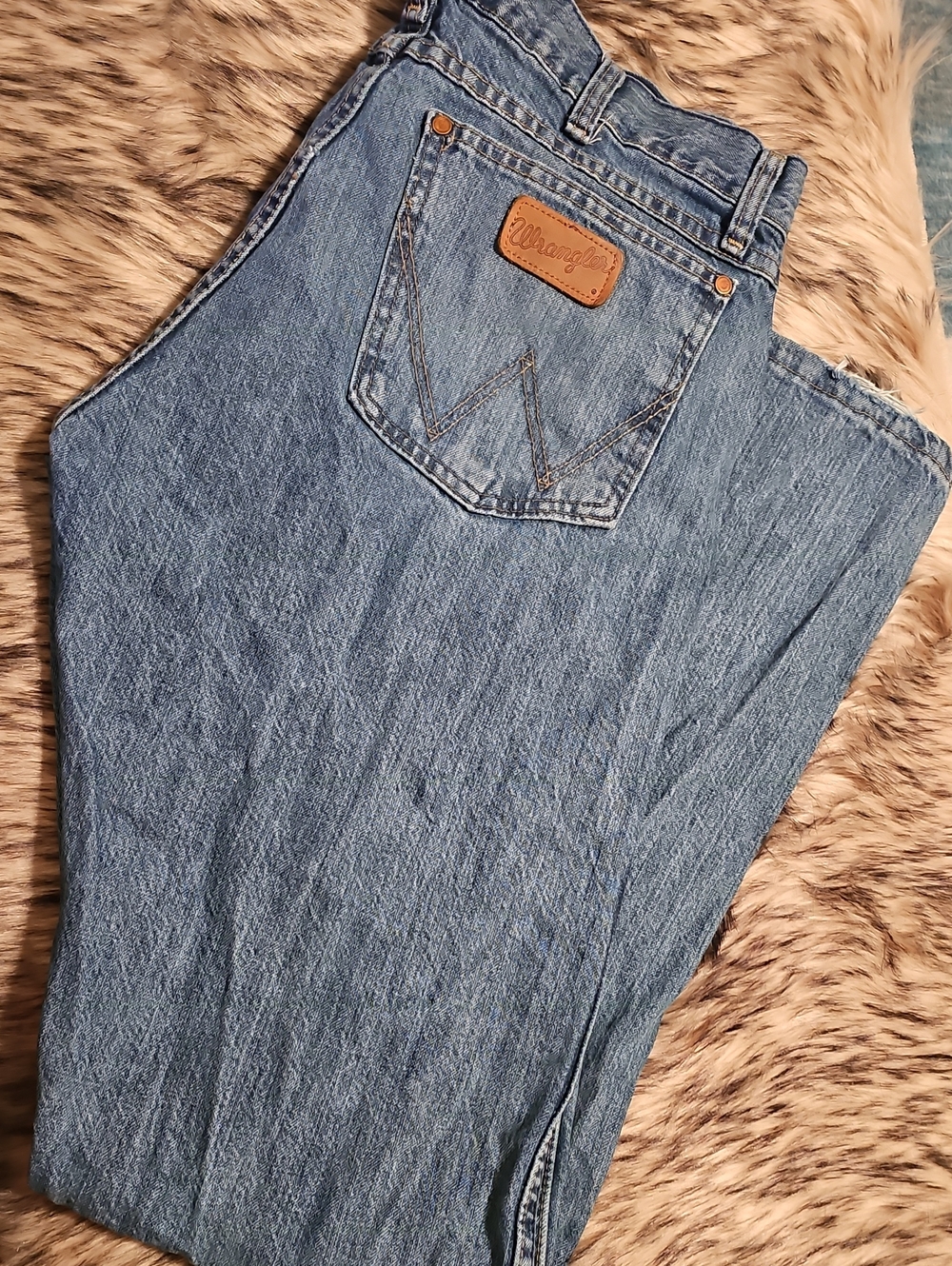 Wrangler Retro Slim Boot Fit Light Blue Denim Jeans with Leather Patch 32x34